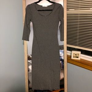 STRIPED BODYCON DRESS !